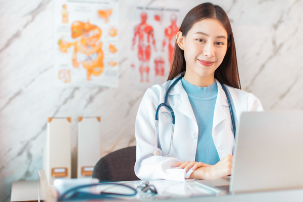 doctor-woman-clinic-2021-10-26-03-32-49-utc.png